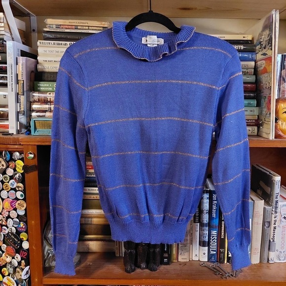 Renuez Vous Sweaters - Vintage purple sweater with a ruffle collar and gold stripe detail.
